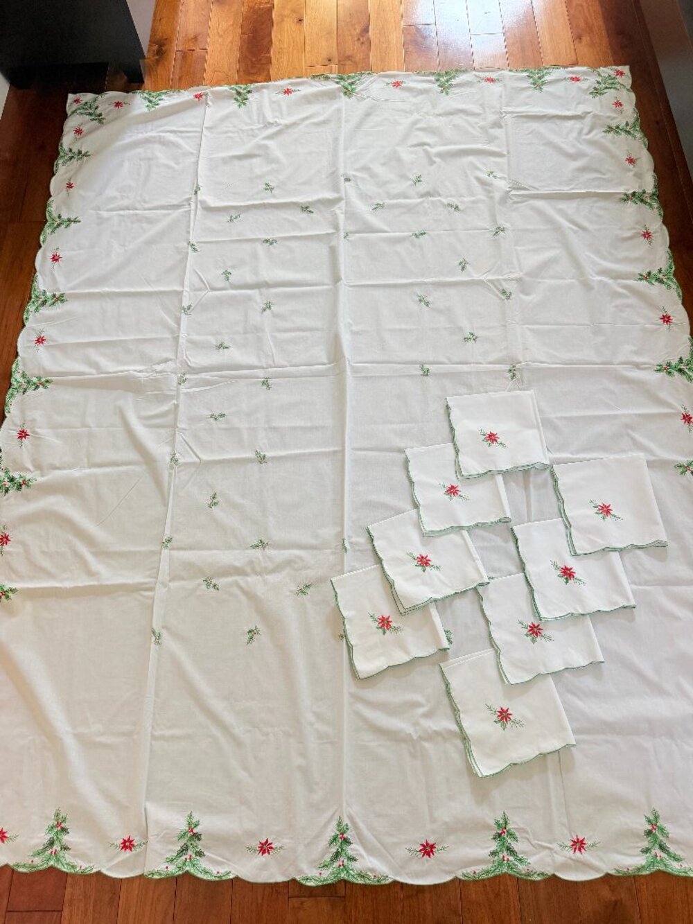Vintage Handmade Cotton Christmas Tablecloth Set 8 Embroidered Napkins Included
